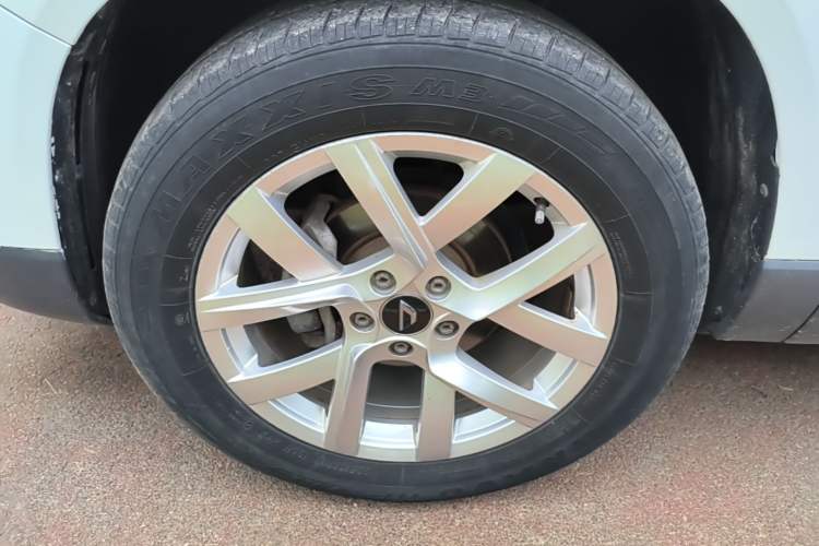 Used Jetta VS5 2022 280TSI Automatic Enjoyment Model Left Front Wheel Hub