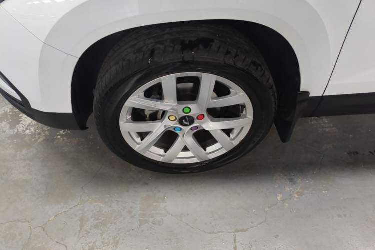 Used Jetta VS5 2022 280TSI Automatic Trendy Pro Version Left Front Wheel Hub