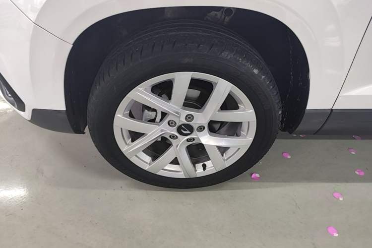Used Jetta VS5 2022 280TSI Automatic Trend Edition Left Front Wheel Hub