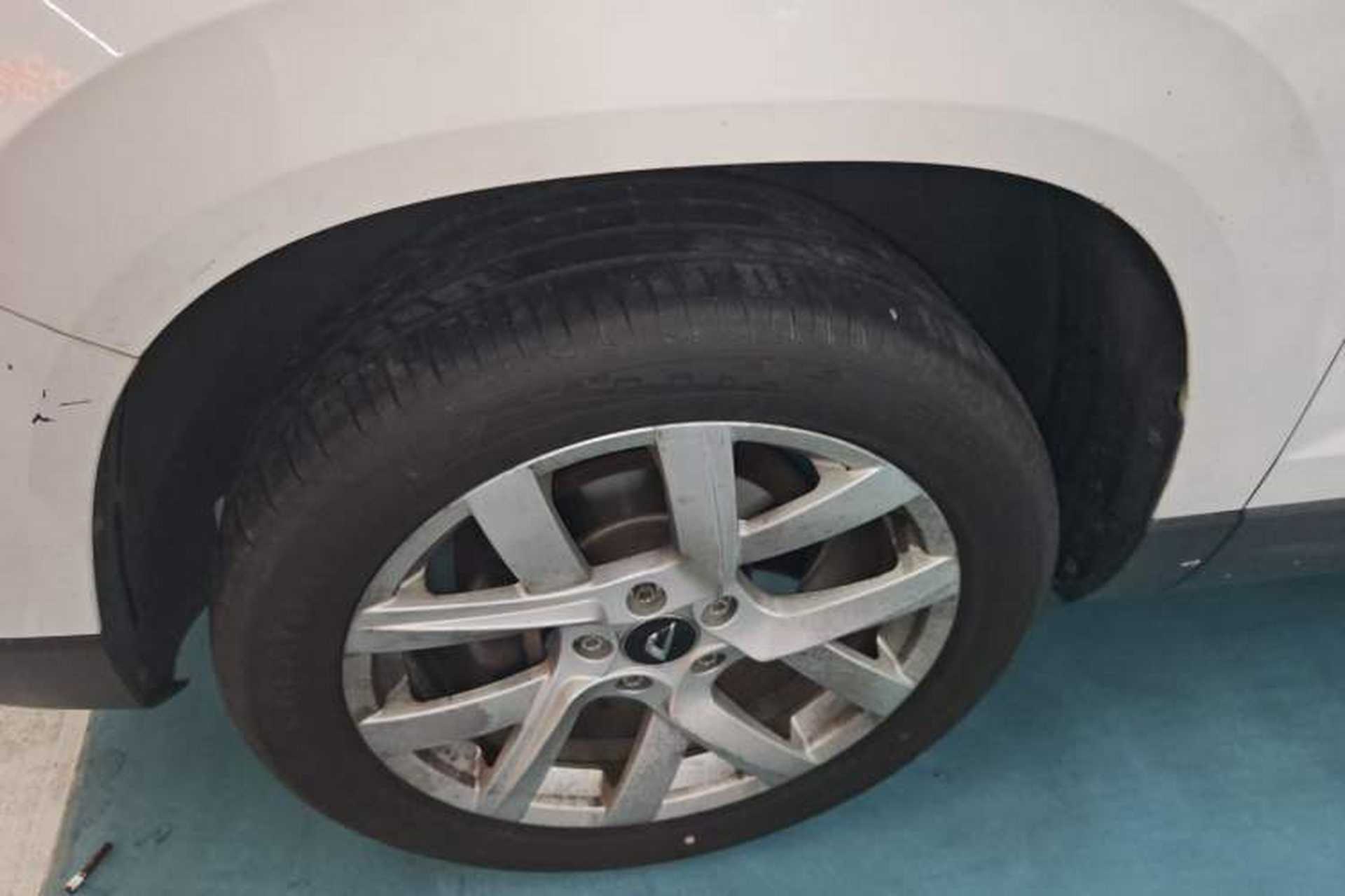 Used Jetta VS5 2022 280TSI Automatic Enjoyment Pro Trim Left Front Wheel Hub