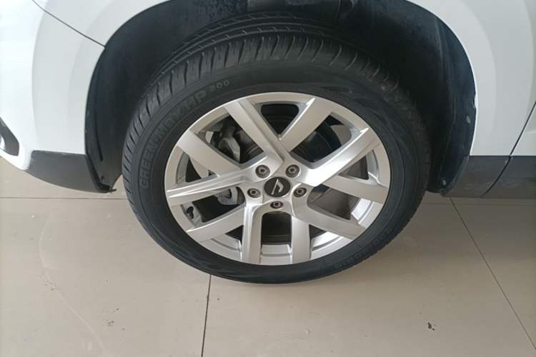 Used Jetta VS5 2022 280TSI Automatic Trendy Pro Version Left Front Wheel Hub