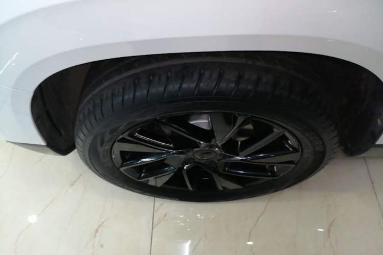 Used Jetta VS5 2022 280TSI Automatic High-Gloss Enjoyment Model Left Front Wheel Hub