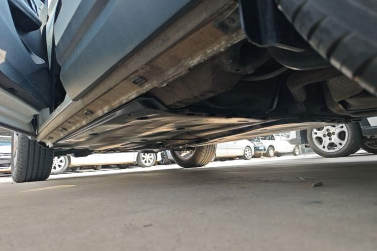 Used Jetta VS5 2022 280TSI Automatic Trend Edition Left Side Sill