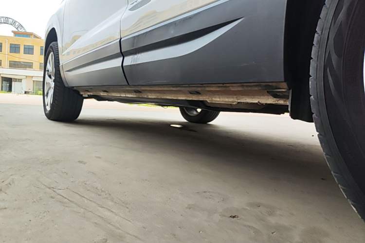 Used Jetta VS5 2022 280TSI Automatic Trend Edition Left Side Sill