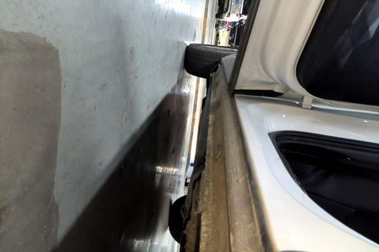 Used Jetta VS5 2022 280TSI Manual Advanced Pro Trim Left Side Sill