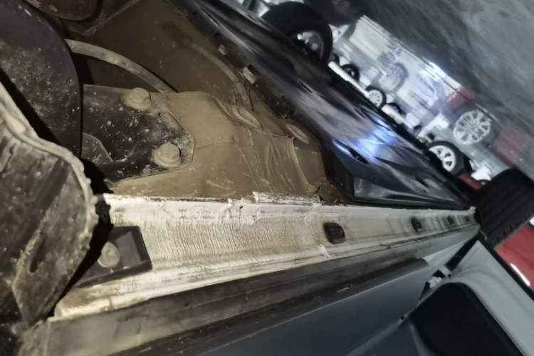 Used Jetta VS5 2022 280TSI Automatic Trendy Pro Version Left Side Sill