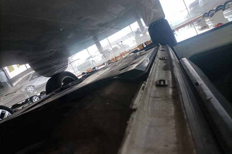 Used Jetta VS5 2022 280TSI Automatic Trendy Pro Version Left Side Sill
