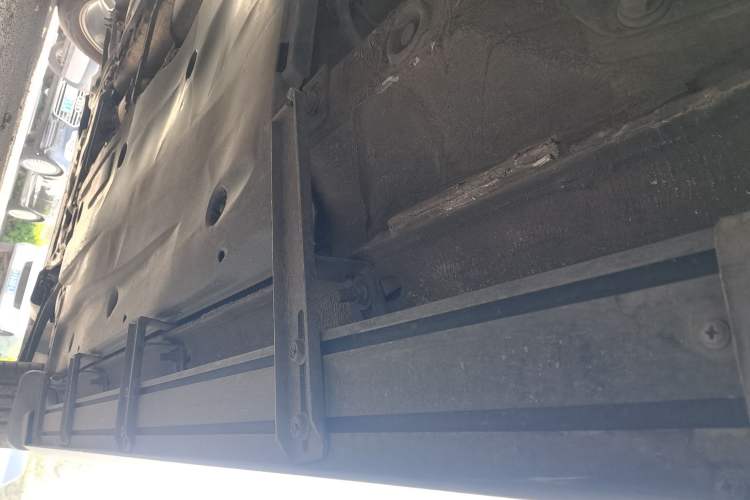 Used Jetta VS5 2022 280TSI Manual Advanced Trim Left Side Sill
