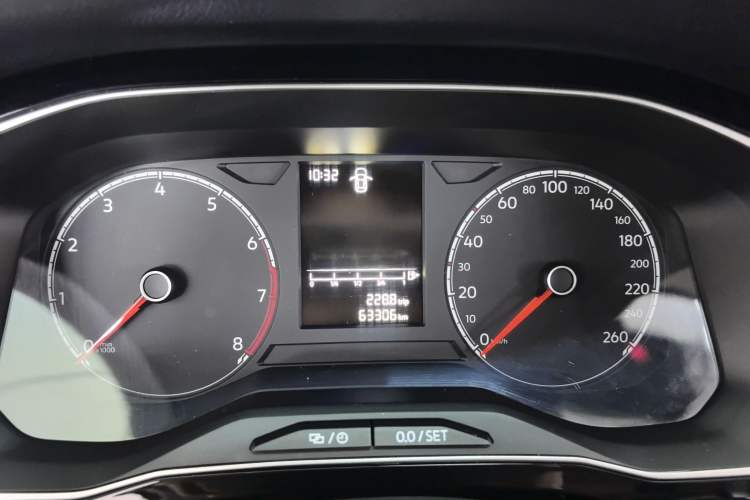 Used Jetta VS5 2022 280TSI Automatic Trendy Pro Version Odometer Close Up