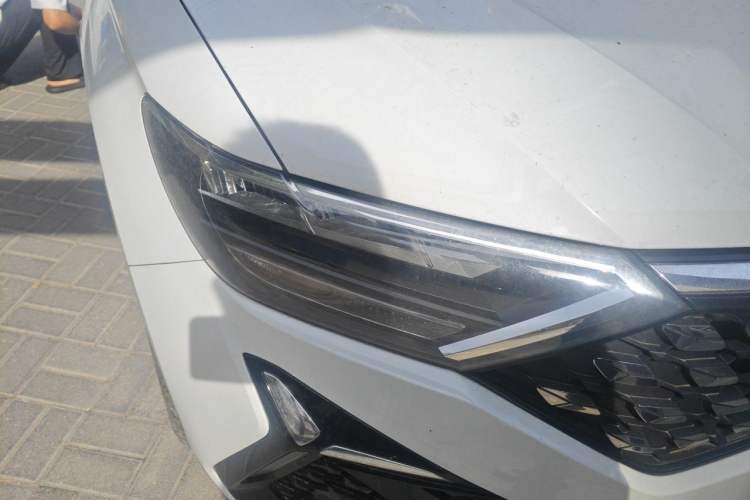 Used Jetta VS5 2022 280TSI Manual Advanced Trim Right Front Headlight
