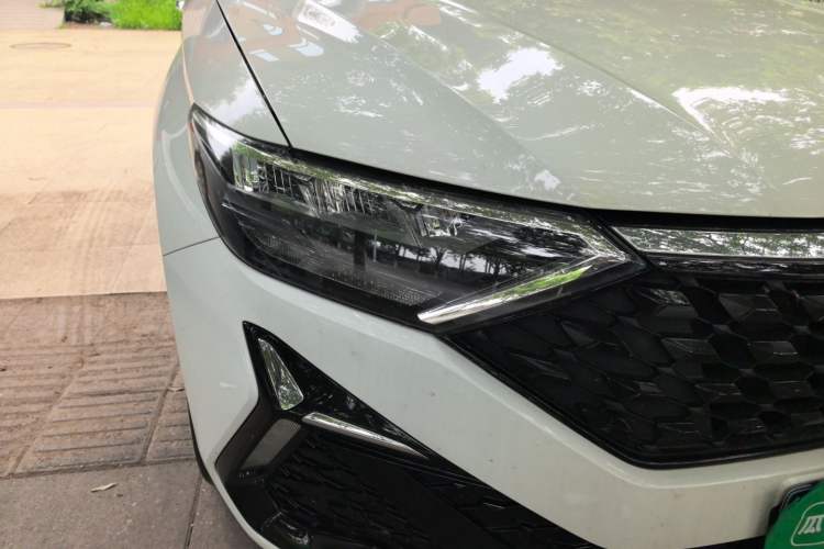 Used Jetta VS5 2022 280TSI Manual Advanced Trim Right Front Headlight