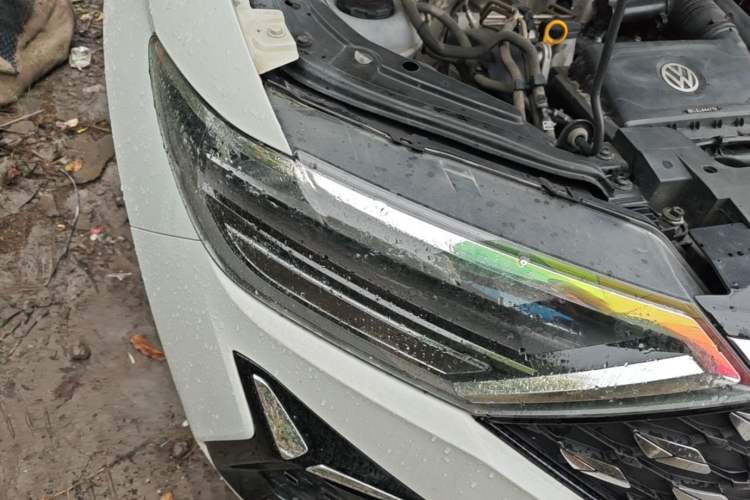 Used Jetta VS5 2022 280TSI Manual Advanced Trim Right Front Headlight