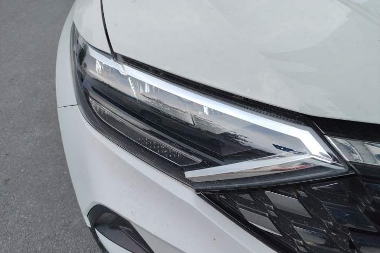 Used Jetta VS5 2022 280TSI Automatic Glory Pro Right Front Headlight