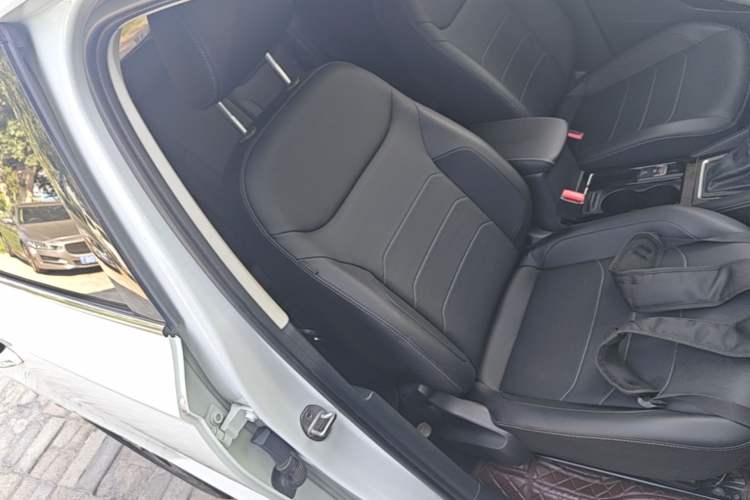 Used Jetta VS5 2022 280TSI Automatic Glory Edition Right Front Seat
