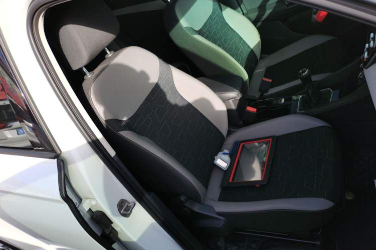 Used Jetta VS5 2022 280TSI Manual Advanced Trim Right Front Seat
