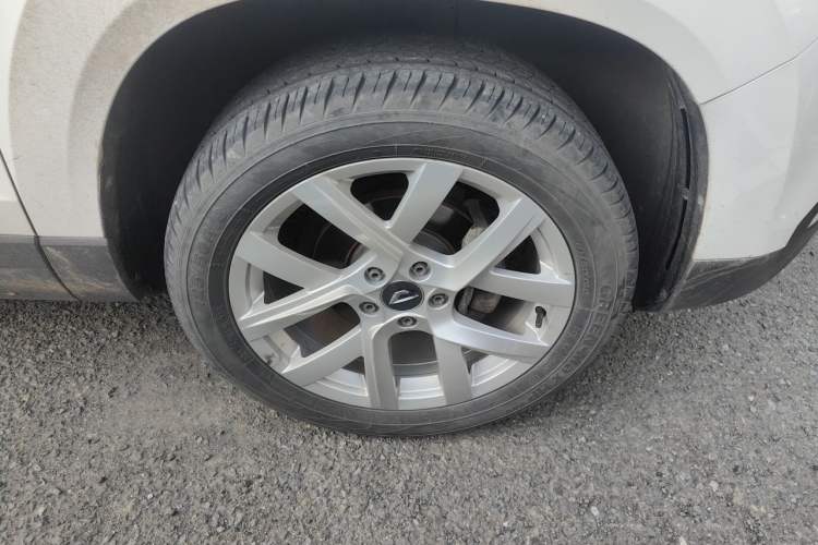 Used Jetta VS5 2022 280TSI Automatic Enjoyment Pro Trim Right Front Wheel Hub