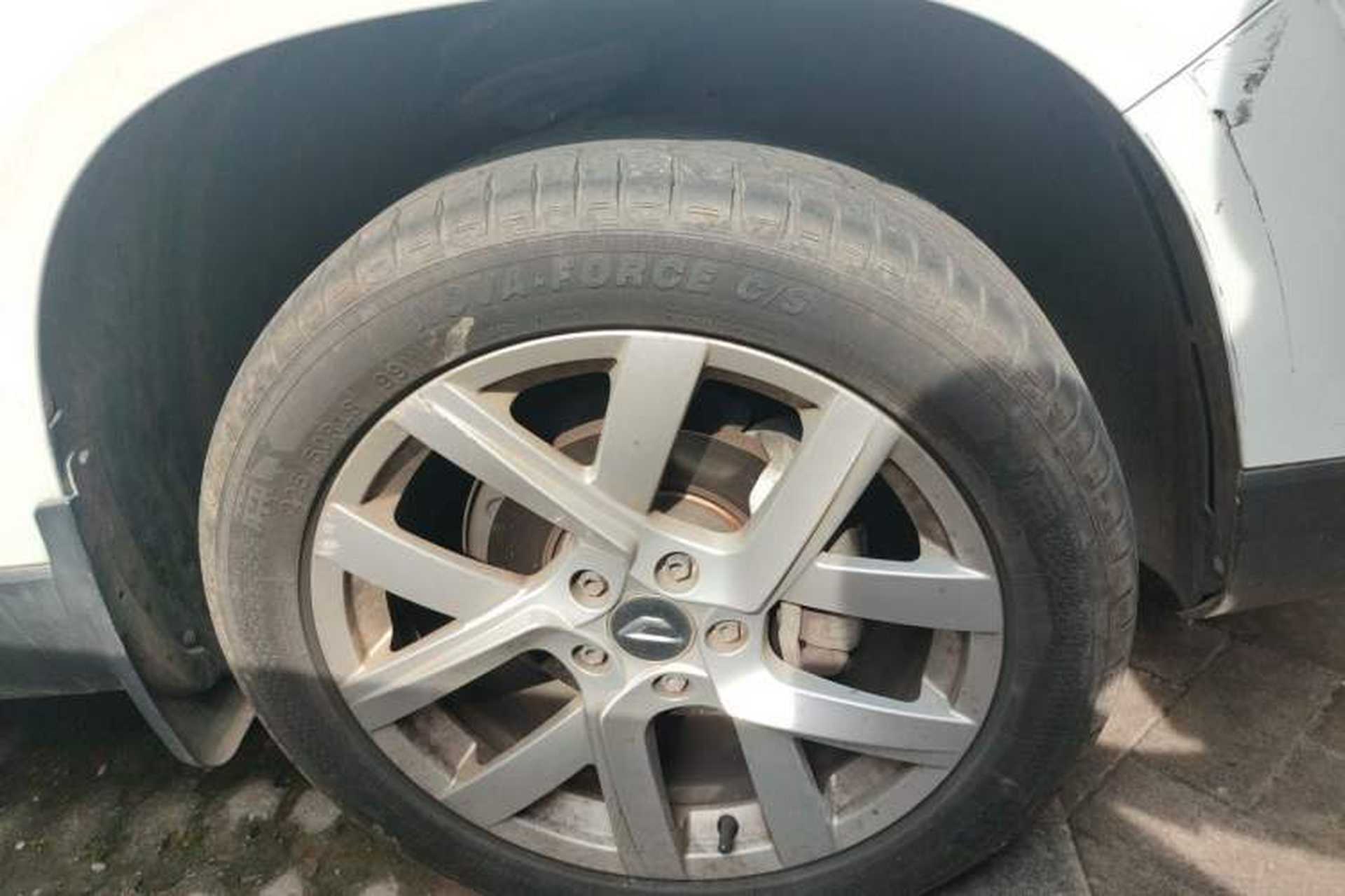 Used Jetta VS5 2022 280TSI Automatic Enjoyment Pro Trim Right Front Wheel Hub