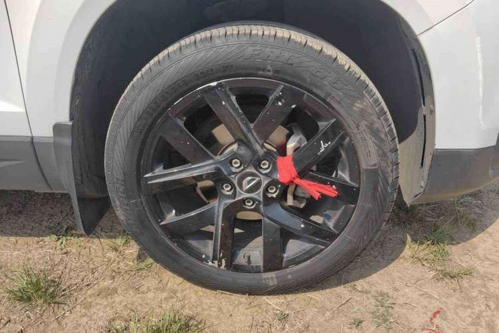 Used Jetta VS5 2022 280TSI Automatic Trendy Pro Version Right Front Wheel Hub