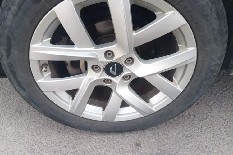 Used Jetta VS5 2022 280TSI Automatic Trend Edition Right Front Wheel Hub