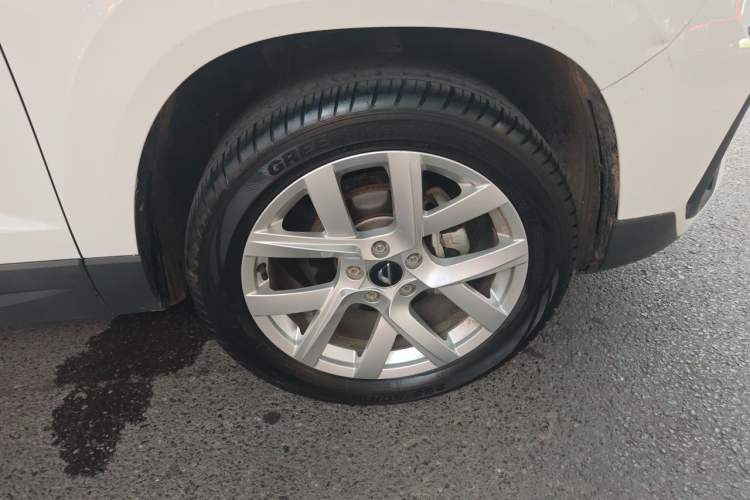 Used Jetta VS5 2022 280TSI Manual Enjoyment Version Right Front Wheel Hub