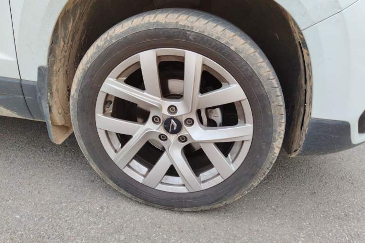 Used Jetta VS5 2022 280TSI Automatic Trend Edition Right Front Wheel Hub