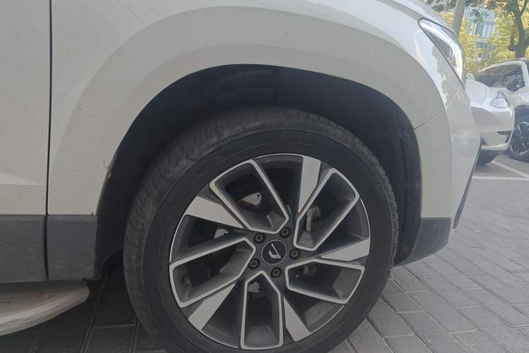 Used Jetta VS5 2022 280TSI Automatic Glory Edition Right Front Wheel Hub