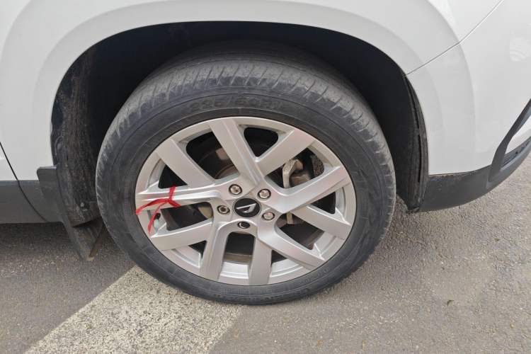Used Jetta VS5 2022 280TSI Automatic Trendy Pro Version Right Front Wheel Hub