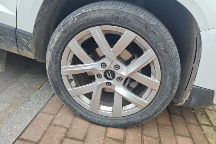 Used Jetta VS5 2022 280TSI Automatic Enjoyment Model Right Front Wheel Hub