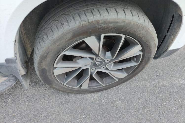 Used Jetta VS5 2022 280TSI Automatic Glory Pro Right Front Wheel Hub