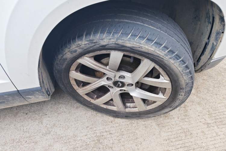 Used Jetta VS5 2022 280TSI Automatic Trendy Pro Version Right Front Wheel Hub