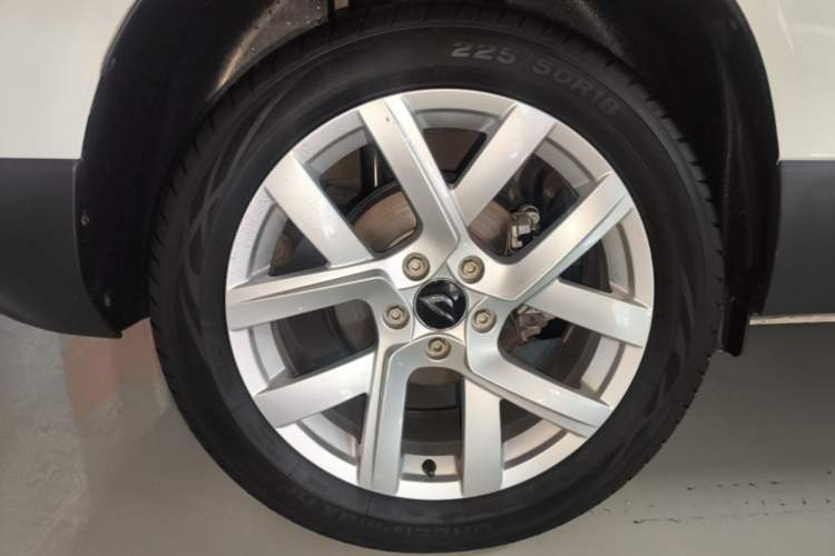 Used Jetta VS5 2022 280TSI Automatic Trendy Pro Version Right Rear Wheel Hub
