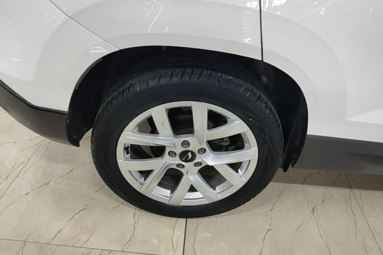 Used Jetta VS5 2022 280TSI Automatic Trendy Pro Version Right Rear Wheel Hub