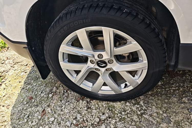 Used Jetta VS5 2022 280TSI Automatic Enjoyment Pro Trim Right Rear Wheel Hub