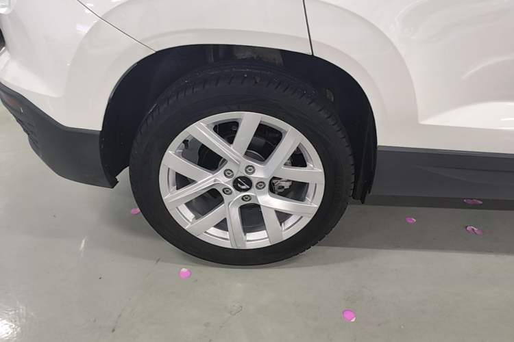 Used Jetta VS5 2022 280TSI Automatic Trend Edition Right Rear Wheel Hub