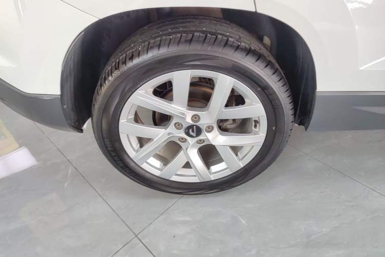 Used Jetta VS5 2022 280TSI Automatic Enjoyment Pro Trim Right Rear Wheel Hub