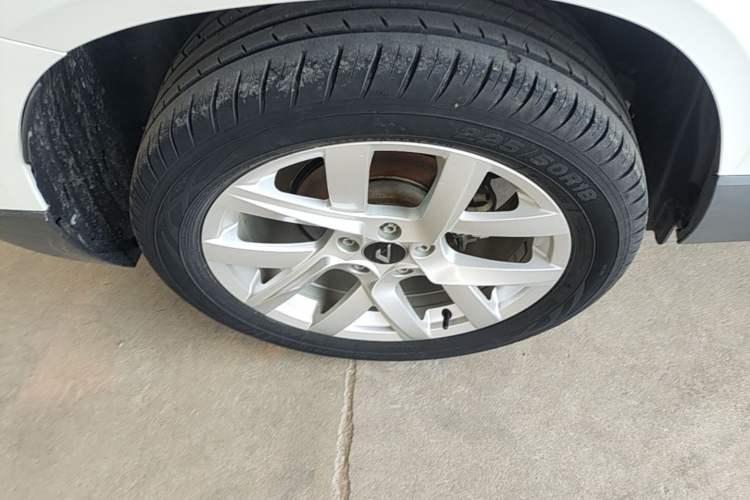 Used Jetta VS5 2022 280TSI Automatic Trend Edition Right Rear Wheel Hub