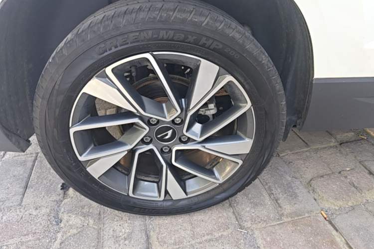 Used Jetta VS5 2022 280TSI Automatic Glory Edition Right Rear Wheel Hub