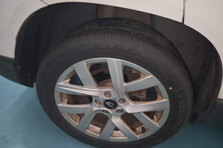 Used Jetta VS5 2022 280TSI Automatic Enjoyment Pro Trim Right Rear Wheel Hub
