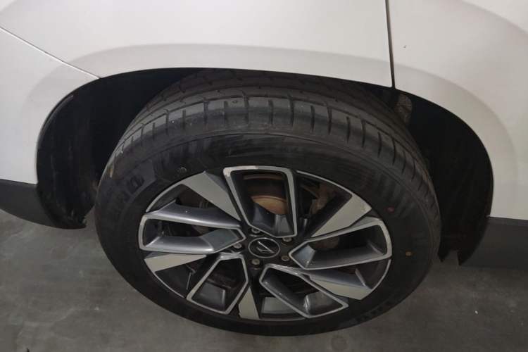 Used Jetta VS5 2022 280TSI Automatic Glory Pro Right Rear Wheel Hub