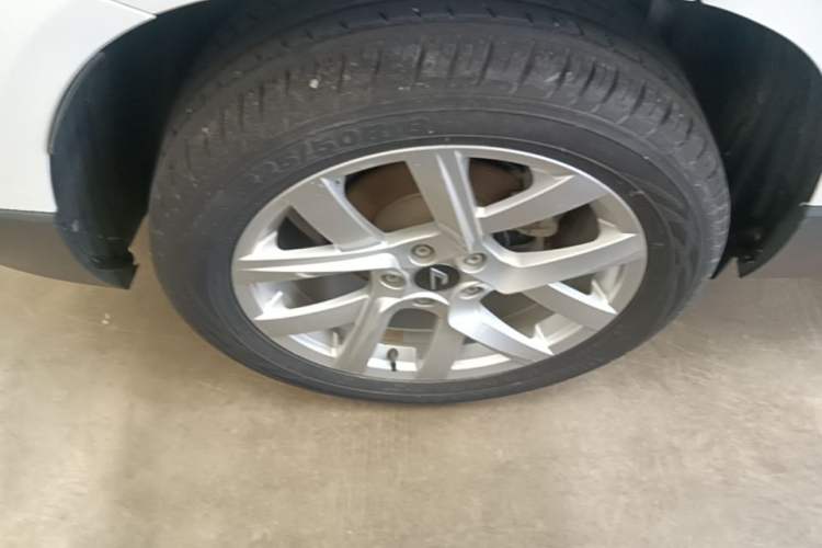 Used Jetta VS5 2022 280TSI Manual Advanced Trim Right Rear Wheel Hub