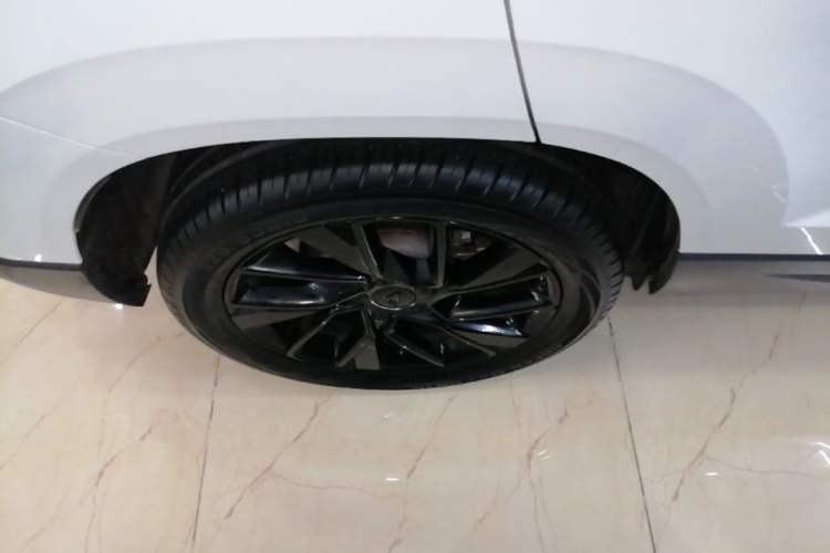 Used Jetta VS5 2022 280TSI Automatic High-Gloss Enjoyment Model Right Rear Wheel Hub