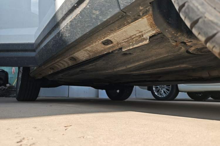 Used Jetta VS5 2022 280TSI Automatic Trend Edition Right Side Sill