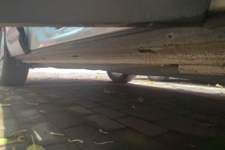 Used Jetta VS5 2022 280TSI Automatic Trendy Pro Version Right Side Sill