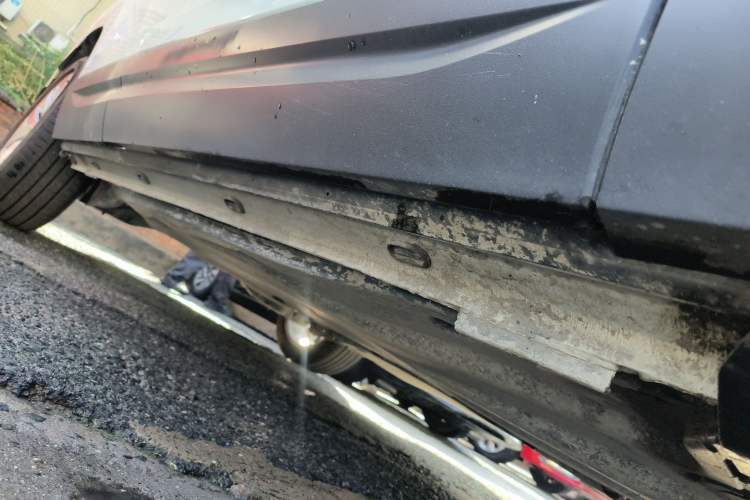 Used Jetta VS5 2022 280TSI Automatic Trendy Pro Version Right Side Sill