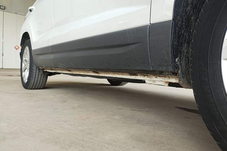 Used Jetta VS5 2022 280TSI Automatic Trend Edition Right Side Sill