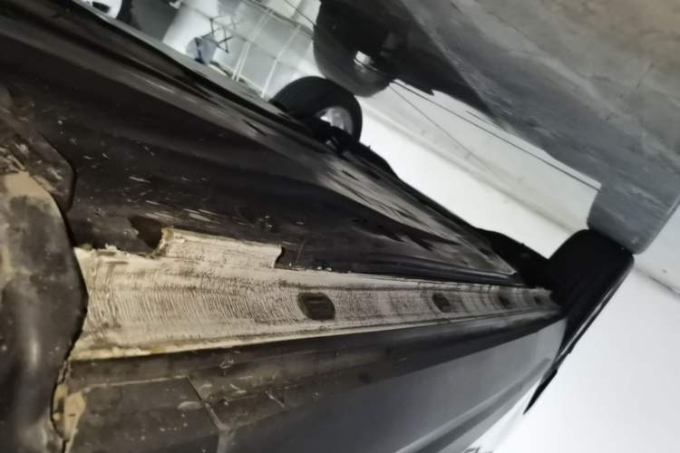 Used Jetta VS5 2022 280TSI Automatic Trendy Pro Version Right Side Sill