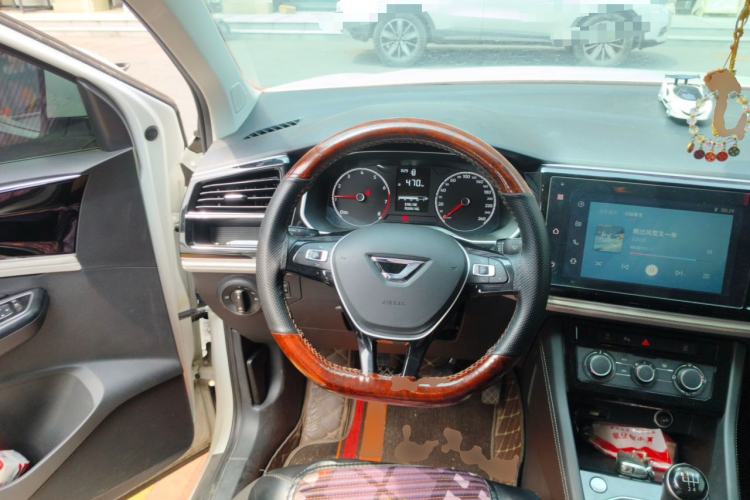 Used Jetta VS5 2022 280TSI Manual Enjoyment Version Steering Wheel