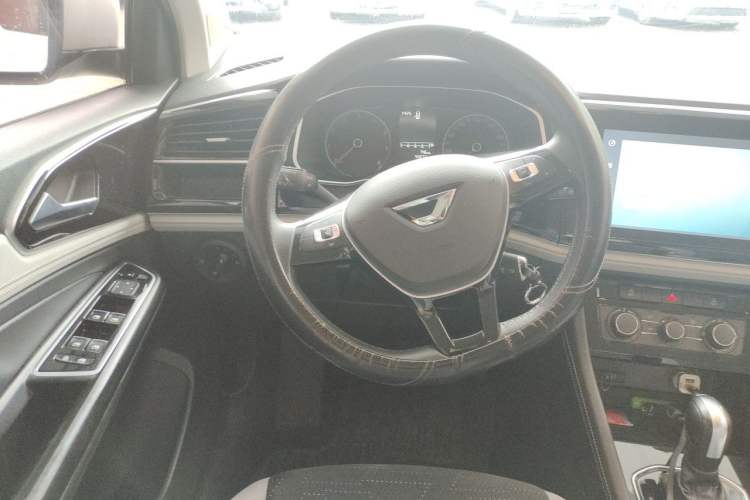 Used Jetta VS5 2022 280TSI Automatic Trend Edition Steering Wheel