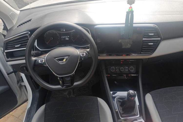 Used Jetta VS5 2022 280TSI Manual Advanced Trim Steering Wheel