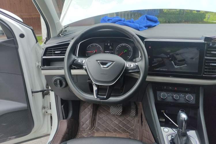 Used Jetta VS5 2022 280TSI Automatic Enjoyment Pro Trim Steering Wheel